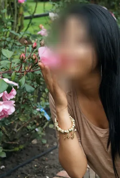 Leyla, 32