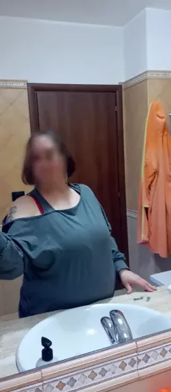 Melanie, 38