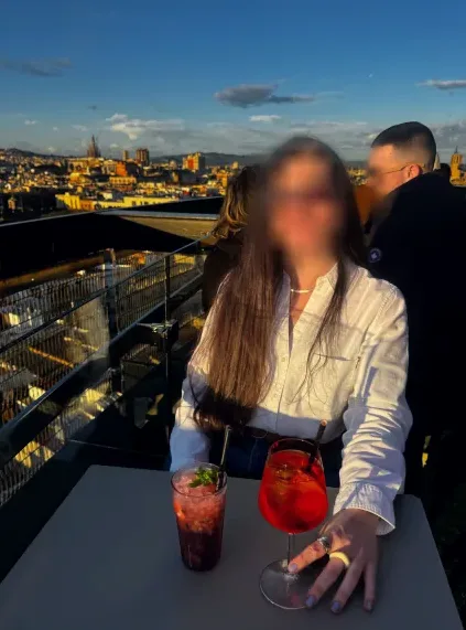 Mia, 37