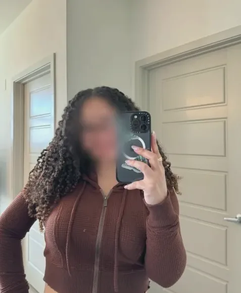 Sandra, 31
